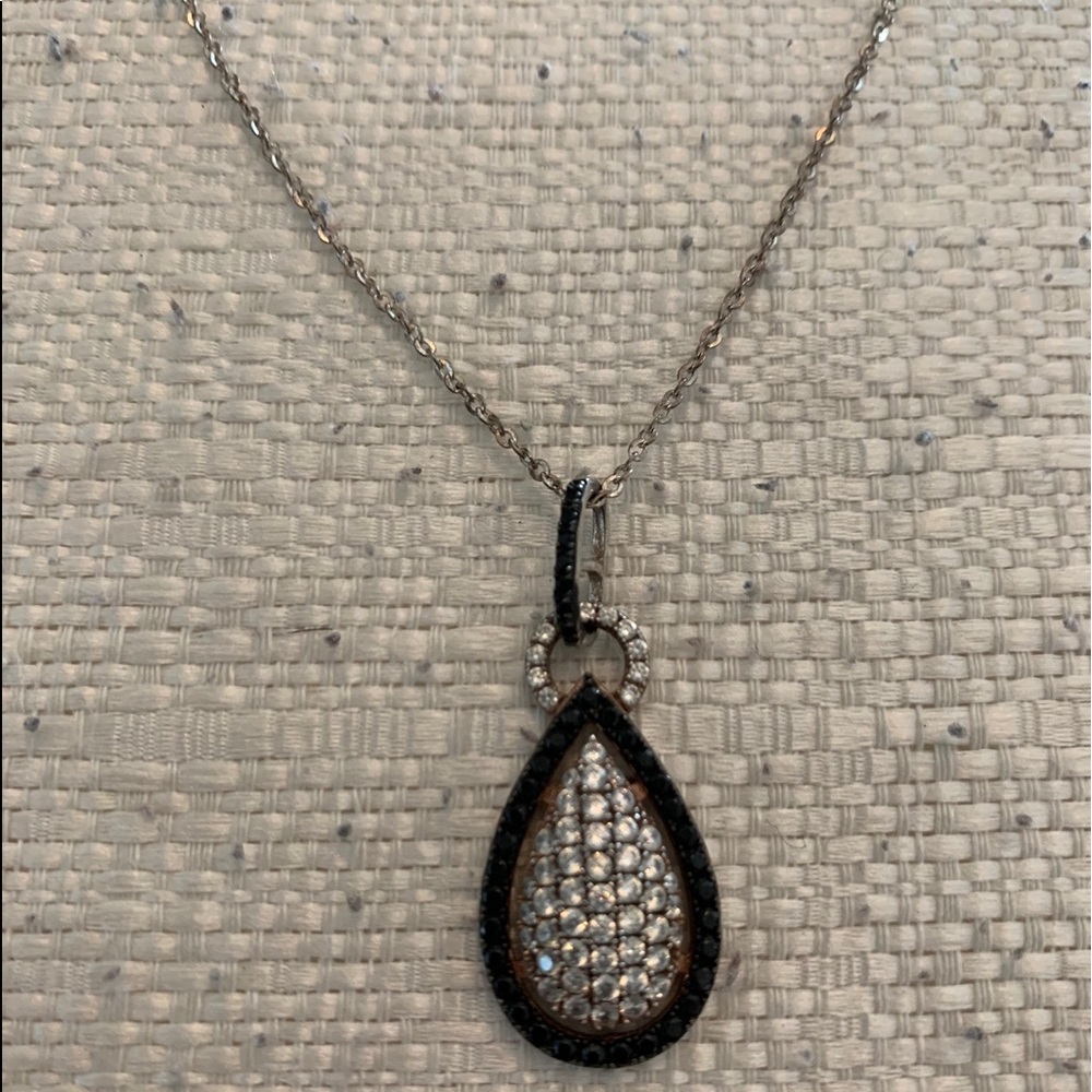 Black crystal necklace with chain